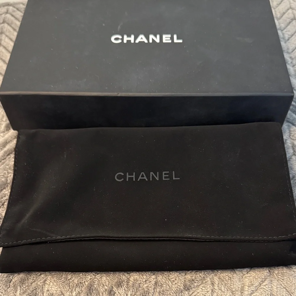 CHANEL Chevron Black Leather Wallet with Gold Accent